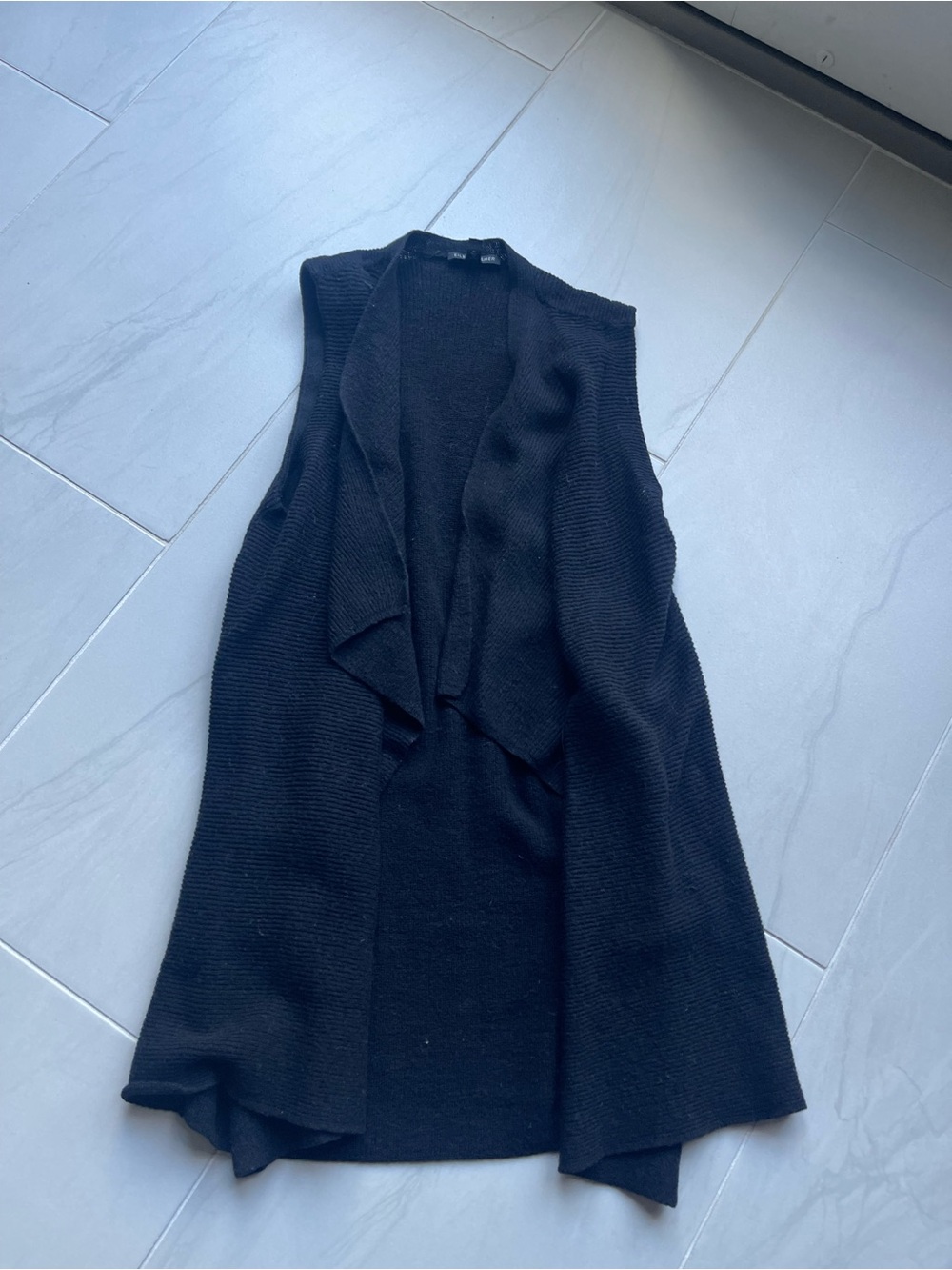 Sleeveless Black Draped cardigan